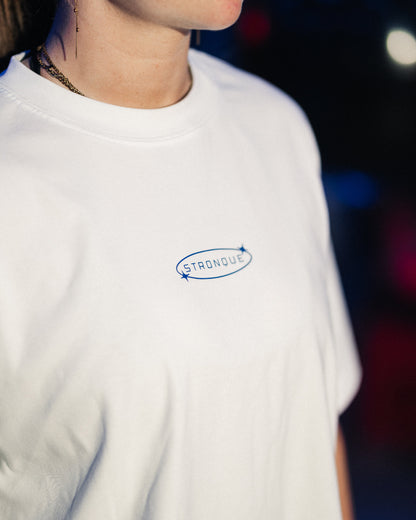 Vores klassiske pumpcover i samme bløde, lette kvalitet – nu også med et enkelt og stilrent Muscle Mommy print. Oversized pasform, unisex, og designet til både træning og hverdagsbrug.